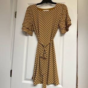 In GUC Loft dress with tie belt